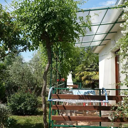 And Nadia With Garden * 波雷奇