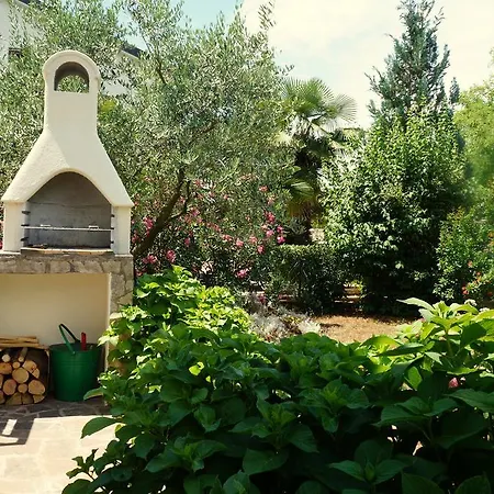 Διαμέρισμα And Nadia With Garden Πόρετς