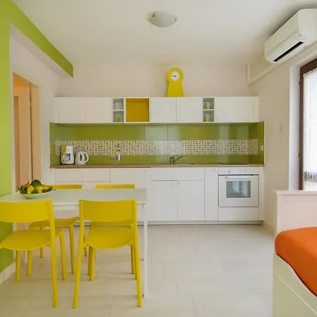 Apartmán And Nadia With Garden Poreč