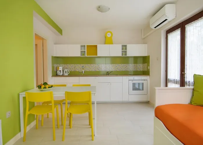 Apartamento And Nadia With Garden Poreč